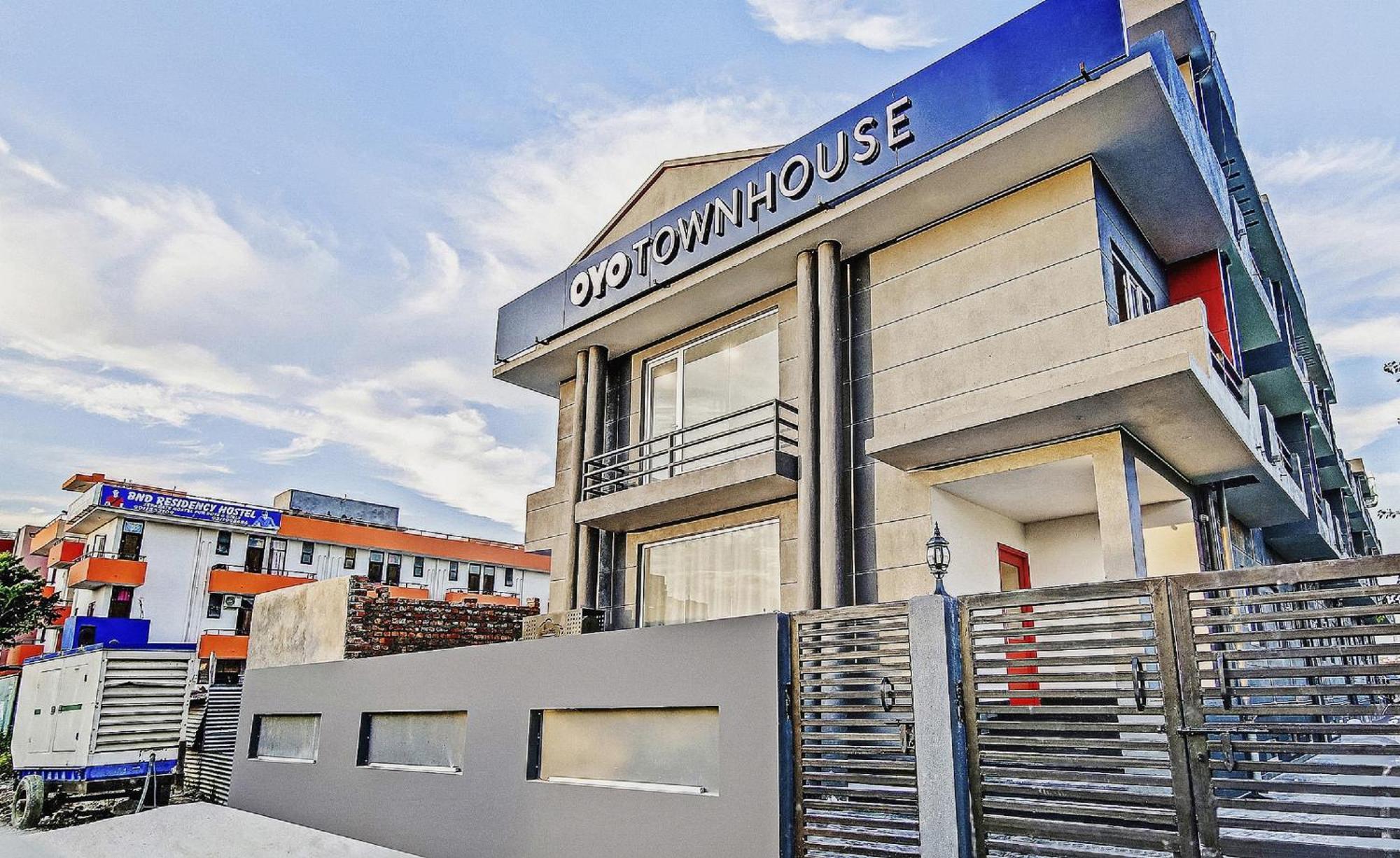 Townhouse Knowledge Park ||| Near Sharda University Greater Noida Exterior photo
